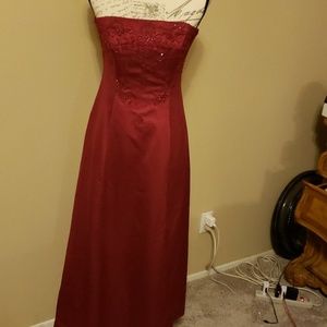 Red party dress